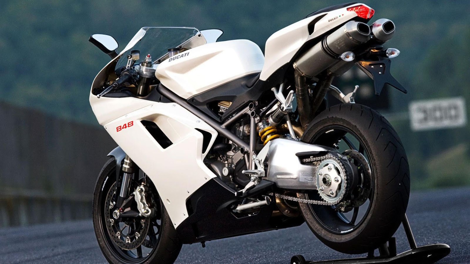 HD Wallpapers Pics: Ducati bikes Wallpapers