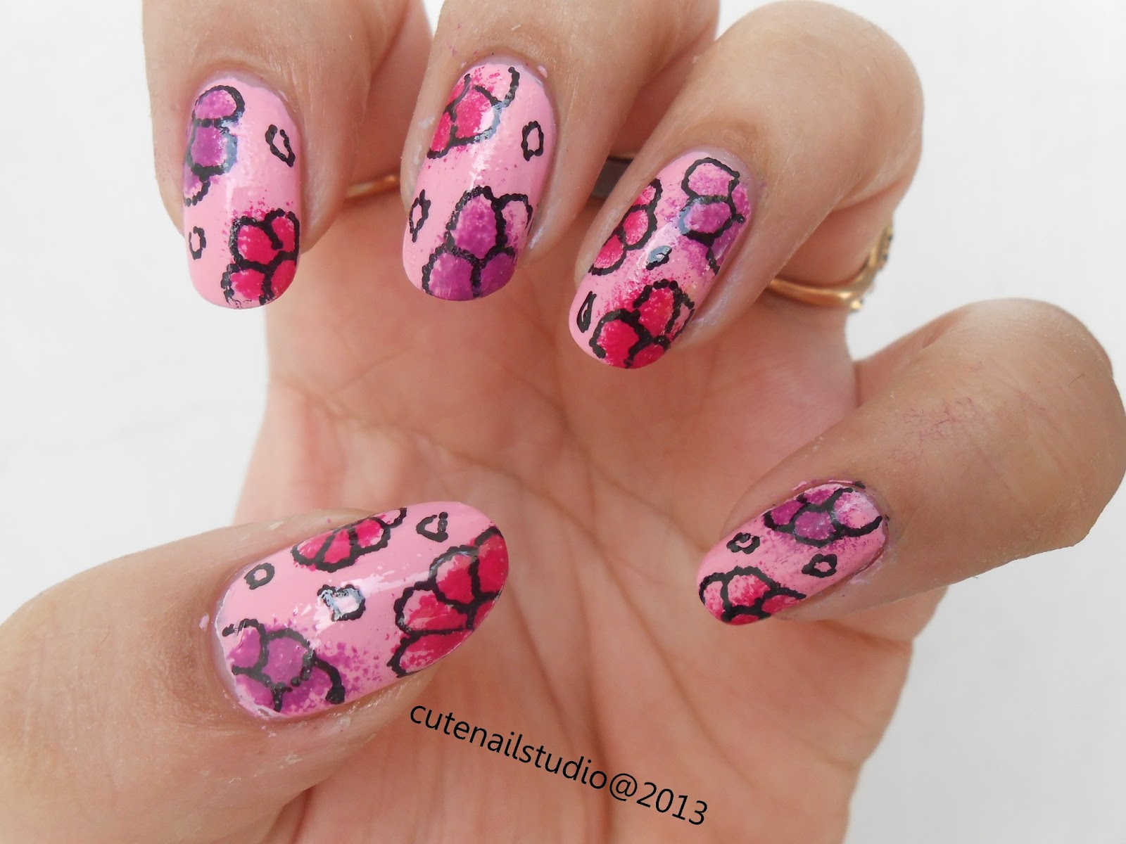 Cute nails: My Birthday nails: simple flower doodles