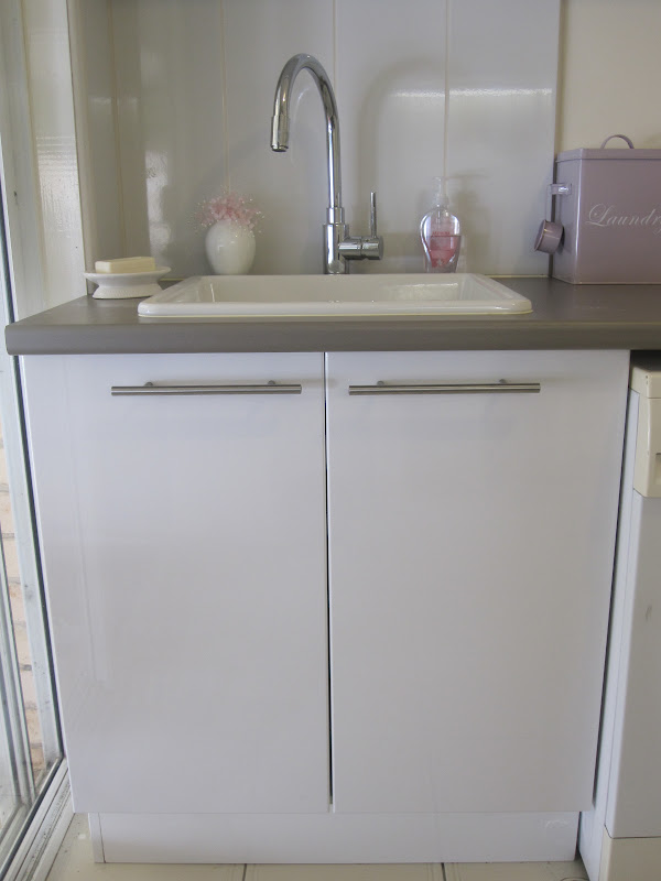 Laundry Hamper with Cabinet