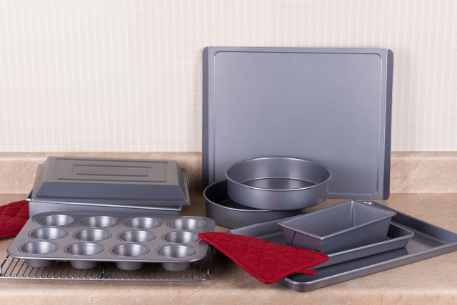 Silicone baking sheets and molds are equipped with handy dividers and handles which create excellent airflow while baking cookies, cakes, or any other culinary creation - making your baked goods look perfect!