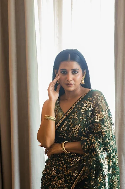 Shilpa Manjunath in Kanjivaram Saree Steals Hearts on Instagram
