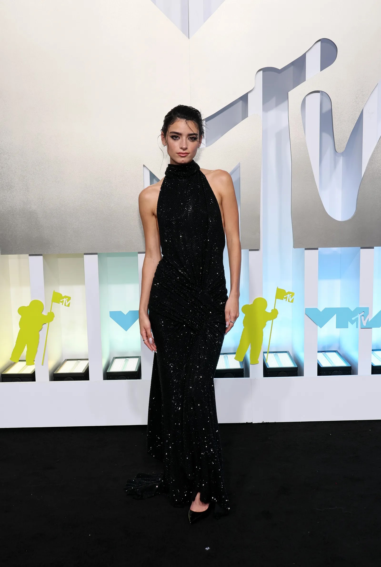 Los impresionantes looks de las celebridades en la alfombra roja de los MTV VMAs 2022