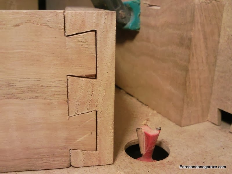 easy cut a dovetail joint, both tails and pins, in the homemade router ...