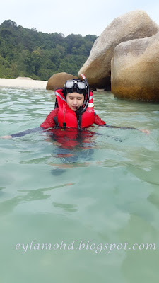 Gambar snorkeling di pulau perhentian