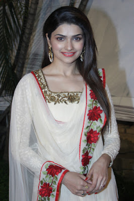 PRACHI DESAI HD WALLPAPER FREE DOWNLOAD 26