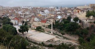 Ontinyent y el párquing Tortosa i Delgado.