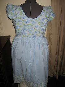 blue roses dress #2  back view sewplus.blogspot.com