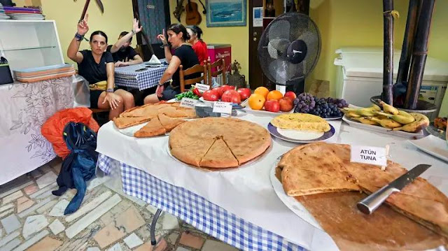 Negocios que viven del Camino Portugués: «Hay quien pide dos cucharas para compartir una sopa»