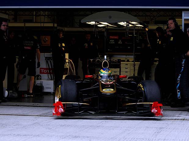 Bruno Senna deu suas primeira voltas no R31 da equipe Renault 