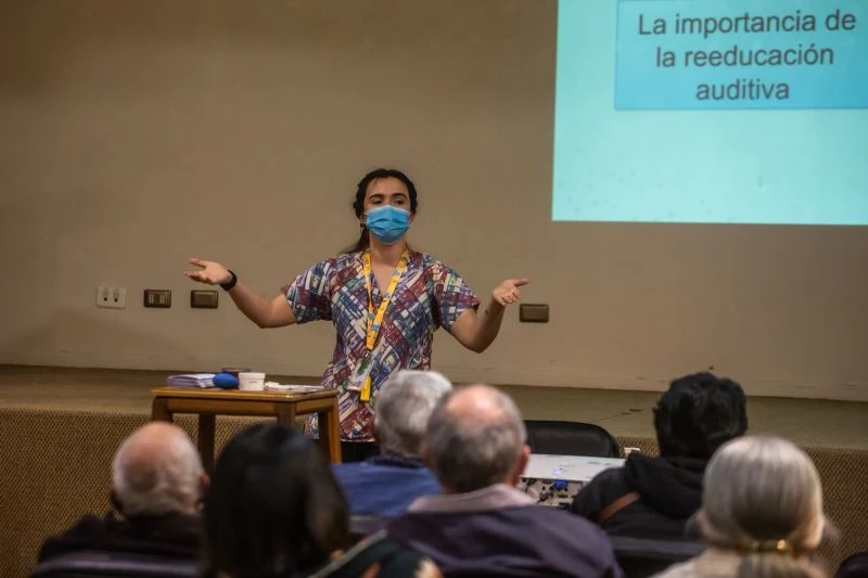 Hospital de Osorno impulsa terapias auditivas grupales para Adultos Mayores