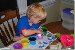 Coloring Eggs_040110 287 