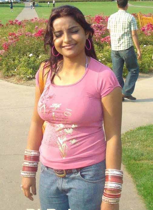 HOT SEXY INDIAN GIRL IN TIGHT JEANS LOOKING VERY VERY SEXY IN TIGHT DRESS