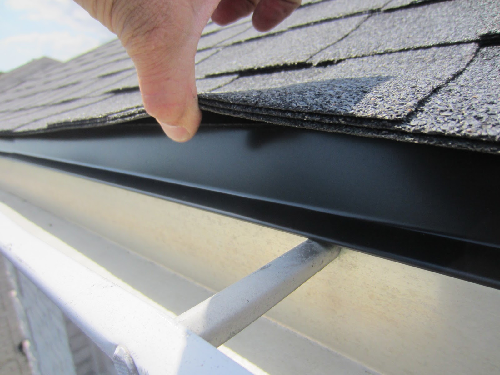 Toronto Eavestroughing Drip edge. Why it is critical.