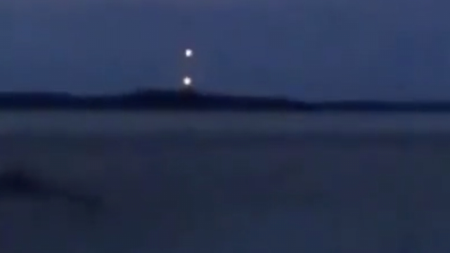 Amazing UFO sighting of 2 UFO Orbs that disappear and reappear.