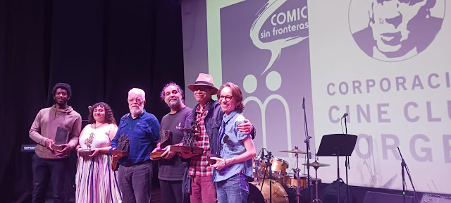 En la fotografía de izq. a der. Alejandro Mosquera, recibiendo el premio por Elena Ospina; Elisa Trejos, recibiendo el premio por La Ché; los siguientes son los premiados asistentes: Edilberto Vargas, San Espina, Marco Pinto y Angélica Aristizábal