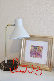 wire yarn sign, neon sign, yarn sign, hammer and heels, diy valentine, diy blog, diy gift