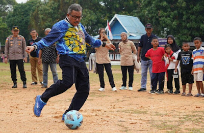 Sekdako Batam Buka Turnamen Sepak Bola di Pulau Kasu, Berikut Pesannya