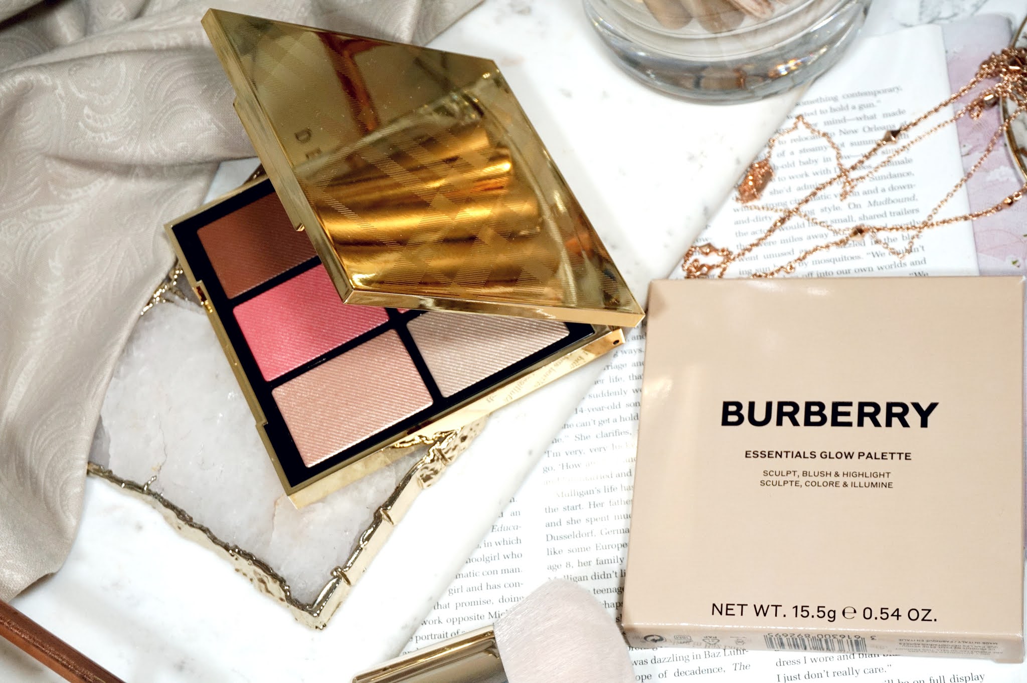 Burberry Essentials Glow Palette - 02 Medium to Dark Review and Swatches