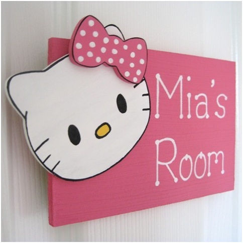Hello Kitty bedroom decoration and accessories