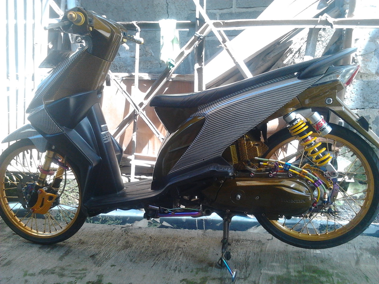 Mio Carbon Printing Honda Beat Carbon