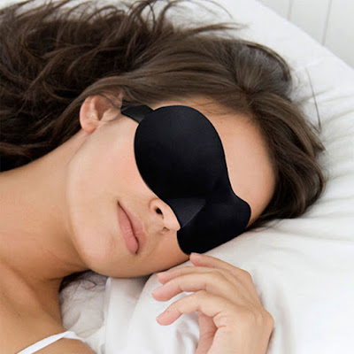 sleeping with an eye mask and its benefits 