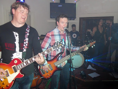 The Dirty Pitchers group performing Britpop and rock in Brigg 