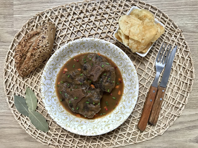 RABO GUISADO al VINO TINTO Receta de rabo en CROCKPOT y en OLLA a PRESIÓN