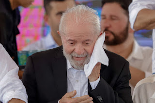 Lula diz que não esqueceu da 'cervejinha' nem da 'picanha' que prometeu na campanha