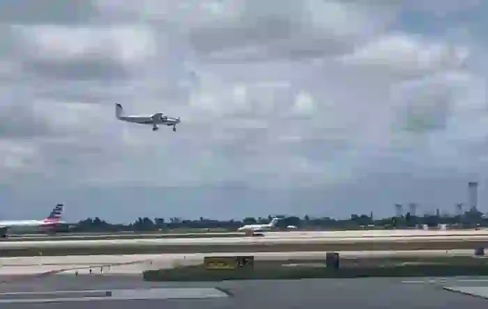 Viral video: Passenger with no flying experience lands plane after pilot falls unconscious, Washington, News, Flight, Passengers, Pilots, Probe, World