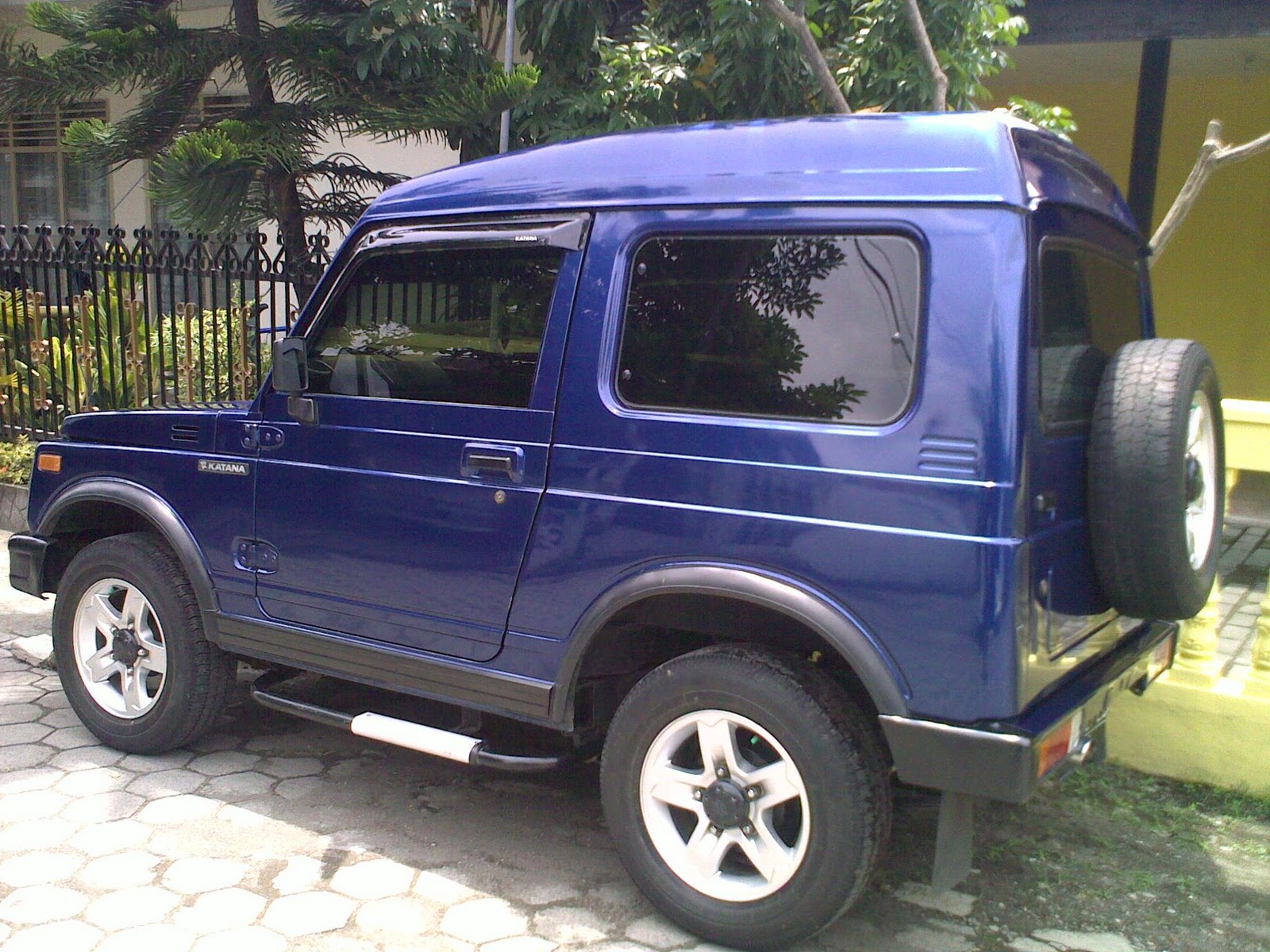  mobil  bekas  jogja katana GX th95