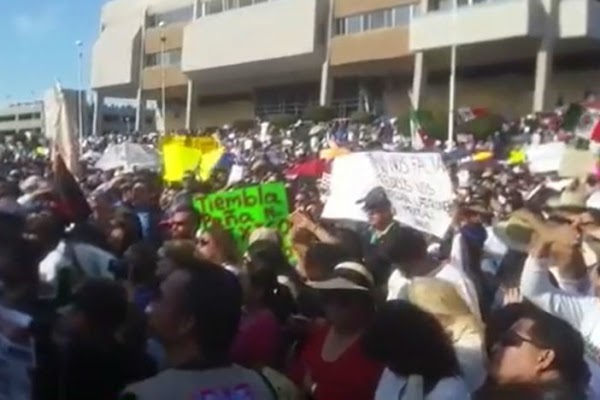  ¡Mexicali no se rinde! Marchan mas de 70 mil personas contra gasolinazo y clase política; ¡estamos hartos!