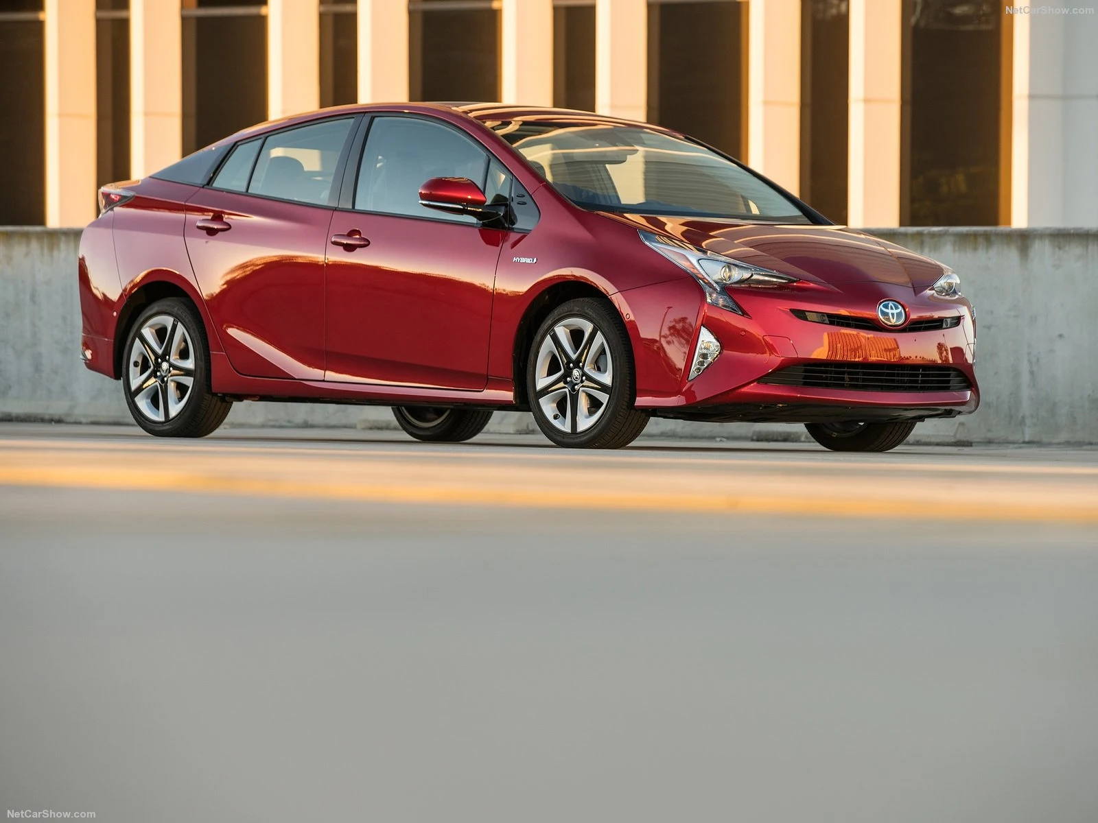 Hình ảnh xe ô tô Toyota Prius 2016 & nội ngoại thất