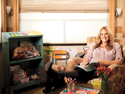 Image: Mary McCormack - Family-Friendly On Set