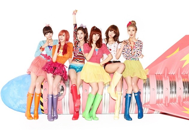 Foto Dal Shabet Personil hot pants