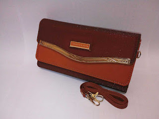 Tas Dompet Charles and Keith
