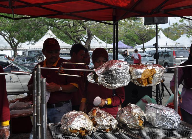 MJ FATONAH SDN BHD: BBQ Ayam Belanda Istimewa MJ Fatonah