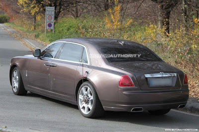 Rolls-Royce is preparing an elongated version of the sedan's Ghost 2012