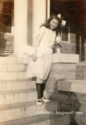 Unknown girl Harrisonburg, VA in album of Violetta Davis Ryan 1920