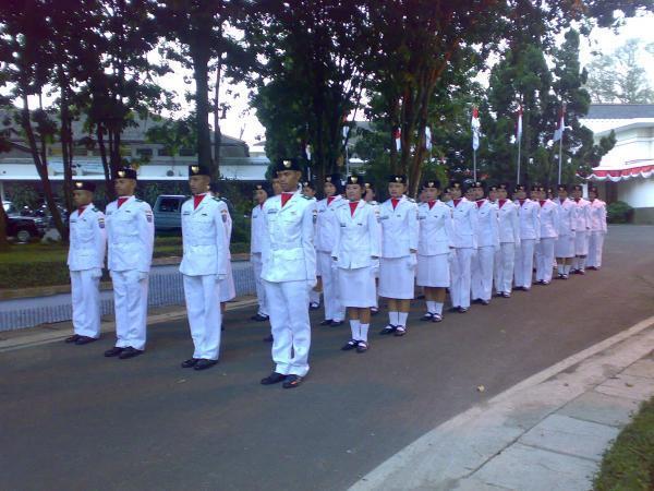 Zot: SEJARAH BENDERA PUSAKA