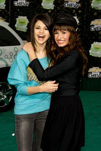 selena gomez y demi lovato. demi lovato and selena gomez