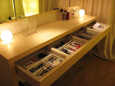 Ikea Table on So You Probably All Know The Infamous Malm Vanity From Ikea By Now