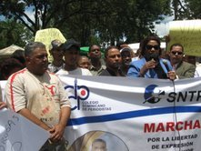 Periodistas marchan en Hato Mayor en respaldo a Manuel Vega