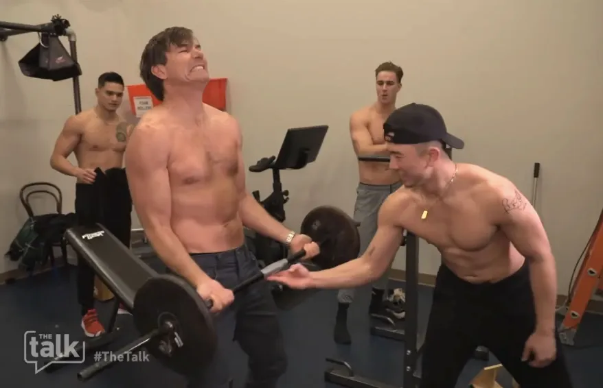 Jerry O’Connell shirtless and buff