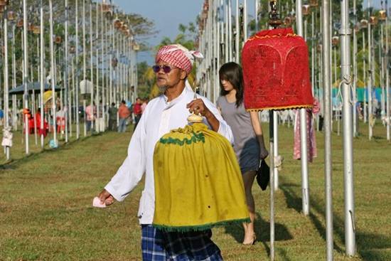 Amazing Bird Singing Contest in Yala 2010