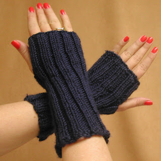 Soft Blue Fingerless Gloves!