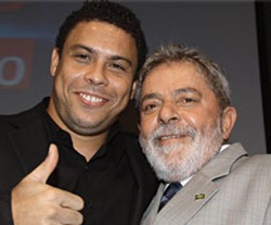 Fofocando com candinha 11 - Ronaldo com o estilista Giorgio Armani