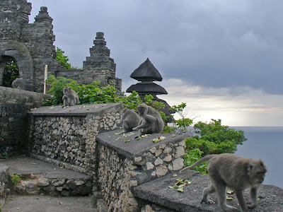 Objek Wisata Pura Luhur Uluwatu Pecatu Bali 3