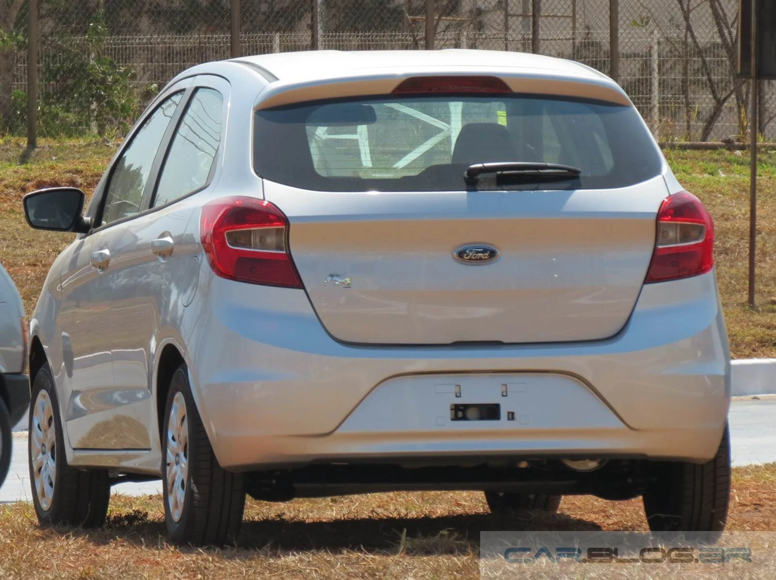 Novo Ford KA SE 2015 - Prata