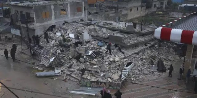 زلزال مدمر يضرب تركيا وسوريا: أكثر من 1000 قتيل ، وأبلغ عن أضرار واسعة النطاق