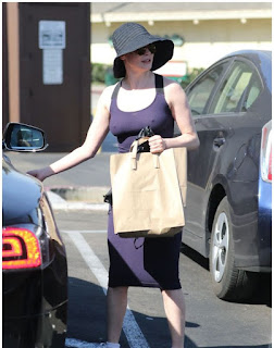 Rose-McGowan-Paparazzi-Pokies-Candids-Pics - linedomino